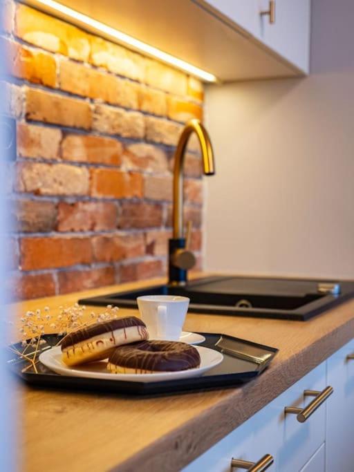 Chic Apartment In Historic Koneser Area Warsaw Exterior photo