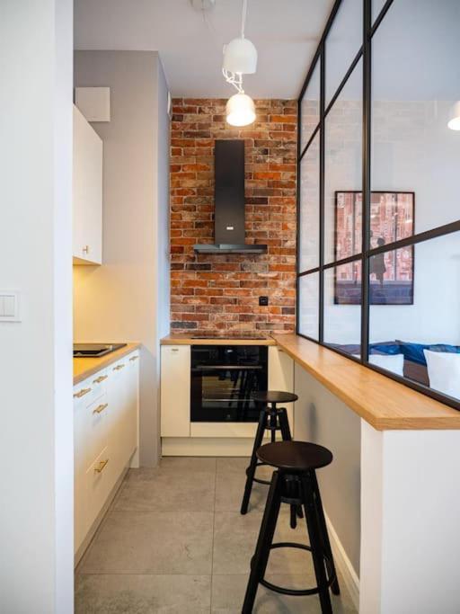 Chic Apartment In Historic Koneser Area Warsaw Exterior photo